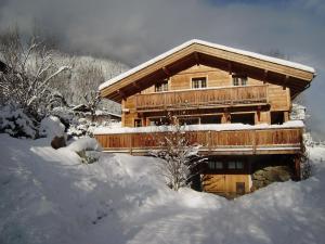 Chalets Chalet Altitude 1057 : Chambre Double ou Lits Jumeaux Supérieure - Vue sur Montagnes