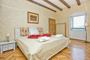 The Stone House, Prcanj 165