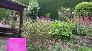 B&B / Chambres d'hotes L' Esterlanges SUITE FAMILLE 2 chambres 4 personnes PROCHE PUYduFOU : photos des chambres
