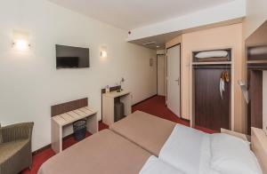 Hotels Hostellerie Saint Vincent Beauvais Aeroport : photos des chambres