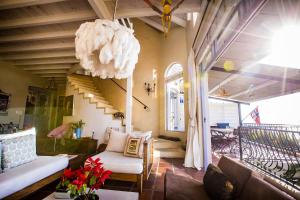 Cardamom House, Enchanting Vacation Home 2 min from the Beach, Sleeps 5