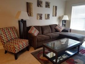 717 Convenient Location at Parkway Palms