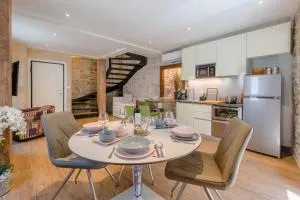 Luxury Apt Petra in 400 year old stone house 4+2 - Split