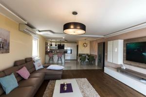 Apartments Sandra with free private parking - 4hvězdičkové hotely ve městě Rijeka