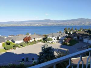 Casa Grande Lakeview House