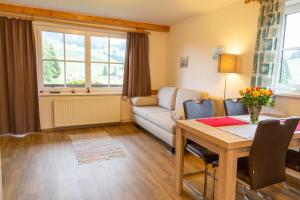 Almhaus Alpenrose Postalm