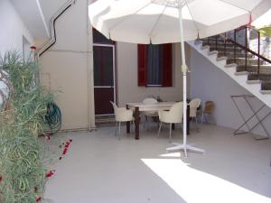 Finestra Rossa old town vintage house Lefkada Greece