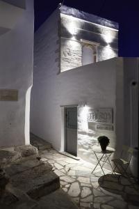 Living Theros Luxury Suites Tinos Greece