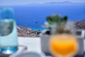 Living Theros Luxury Suites Tinos Greece
