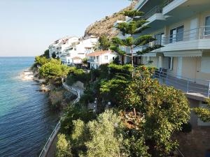 Kiveri Luxurious Seaside Apartment Argolida Greece