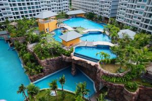 CONTEMPORARY Studio in Laguna Beach 3.