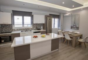 Acropolis Gem by GHH