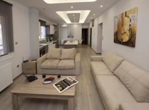 Acropolis Gem by GHH