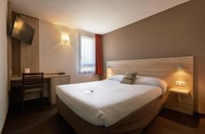 Hotels Logis Des Trois Massifs : photos des chambres
