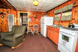 Holiday Home room in Lakeview-104 by Big Bear Vacations