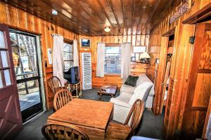 Lupine Lakeside Resort Cabin by Big Bear Vacations