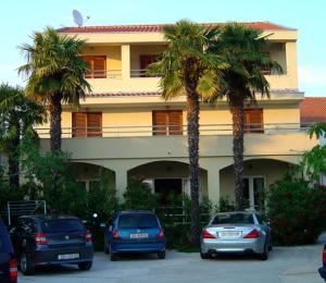 Apartments Ana Sukosan
