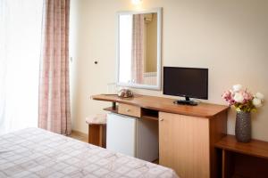 Guest House Ianis Paradise