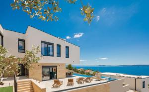 Luxury Villa Gold Pearl with Pool