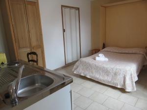 B&B / Chambres d'hotes Cafe de la Place Gite & Chambres d'hotes 