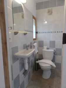 B&B / Chambres d'hotes Cafe de la Place Gite & Chambres d'hotes 