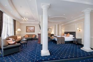 Royal Suite room in Hotel Villa le Premier