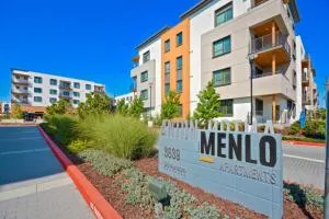 Global Luxury Suites in Menlo Park - نيوآرك
