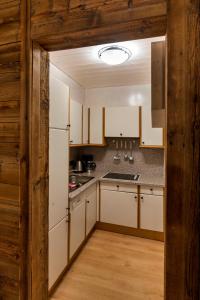 Apart Wolfgang Birkl