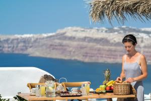 Summer Lovers Villa Santorini Greece