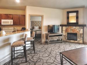 Three-Bedroom Apartment room in WorldMark Hunt – Stablewood Springs Resort