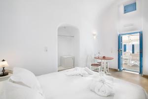 Pantelia Suites Santorini Greece