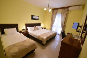 Hotel Ellena