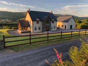 Barnagowlane House - Glanbannoo Upper