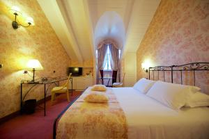 Deluxe King Room room in Best Western Crystal Palace Hotel