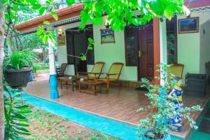 Senura Home Stay
