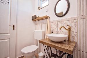 The Weekend House - Zsóry