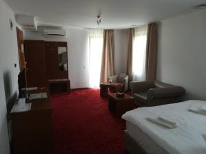 Twin Room room in Hotel Dennis