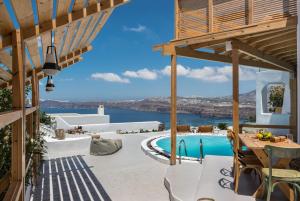 Silver Suite with Private Outdoor Pool - Hot Tub and Panoramic Caldera View