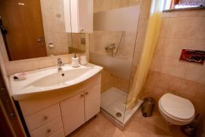 Vineyard Cottage Pod Piramido