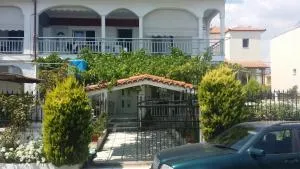 Grigorios Apartments - Nea Vrasna
