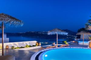 Silver Suite with Private Outdoor Pool - Hot Tub and Panoramic Caldera View