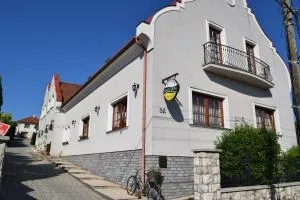 Natural Panzió - 杰尔