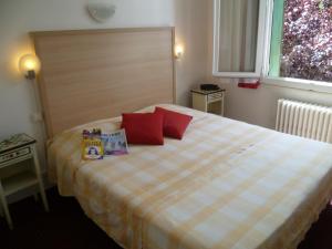 Hotels Hotel Beausejour : photos des chambres