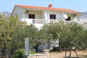 3 star pension Apartments Paula Starigrad-Paklenica Croatia