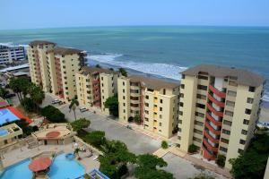 Playa Almendro Resort