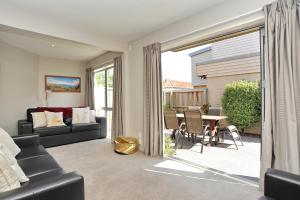 Regents Villas - Christchurch Holiday Homes