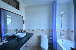 Tra Que Riverside Homestay