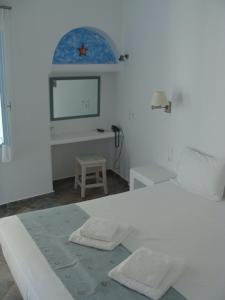 Solaris Folegandros Greece