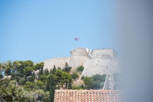 Yacht harbor apartment