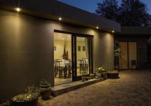 Lalapanzi Guest Lodge